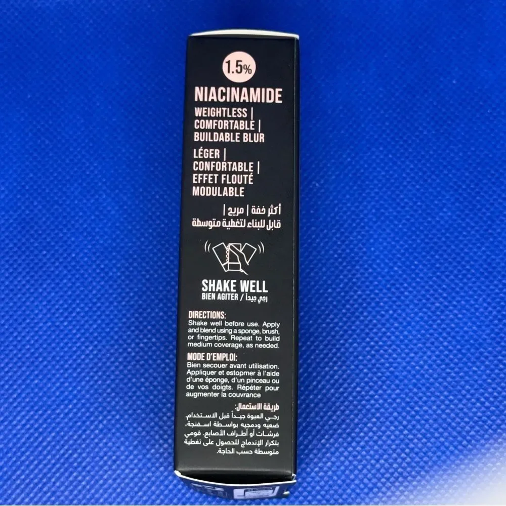 HUDA BEAUTY Easy Blur Foundation - Ganache 560R